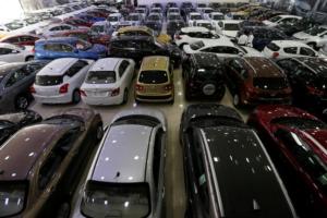 в Индии продажи новых легковых автомобилей упали до нуля