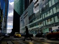 число новых фирм сократилось в два раза