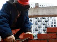 Минстрой обеспокоен дефицитом рабочих на российских стройках