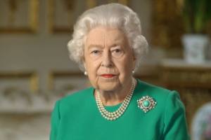 Королева Елизавета II лишила Харви Вайнштейна Ордена британской империи