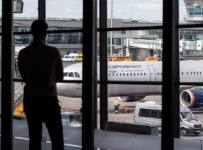 Вылететь из пандемии. Как авиакомпании с помощью государства спасаются от коронавируса