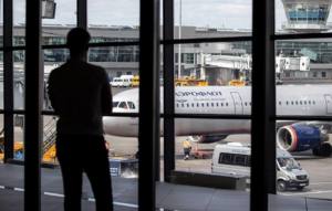 Вылететь из пандемии. Как авиакомпании с помощью государства спасаются от коронавируса
