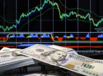 Эксперт сообщил, почему россияне массово снимают деньги со счетов Сбербанка