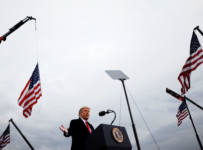 Американские СМИ сообщают о росте числа граждан США, готовых эмигрировать