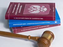 На месторождении откопали долги