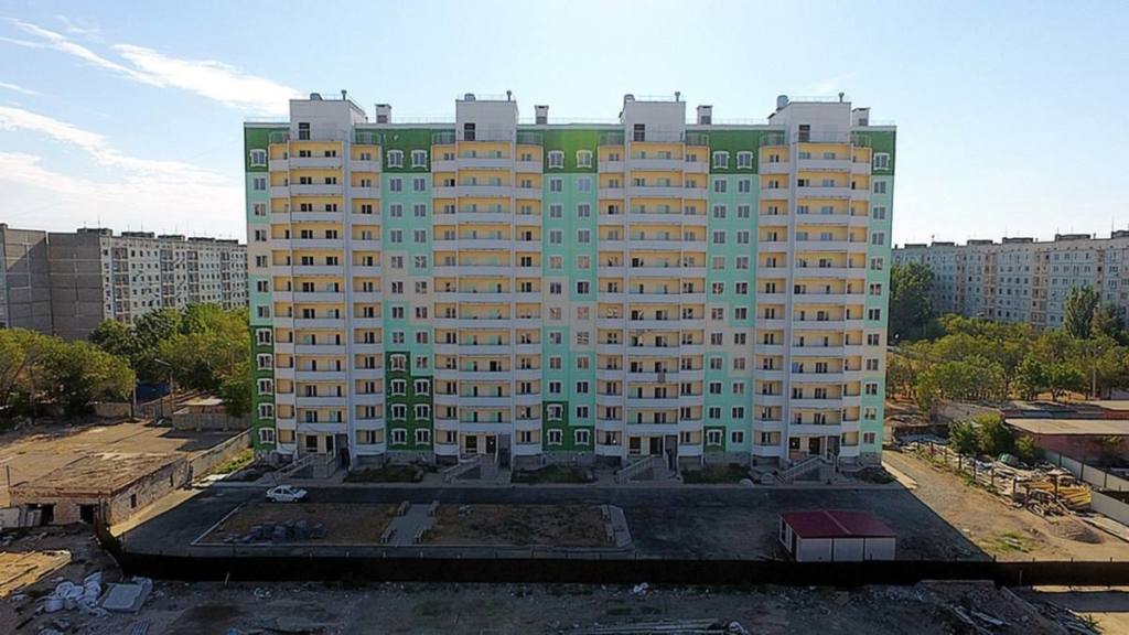 В Астрахани обманутые дольщики сами достроили свою 12-этажку