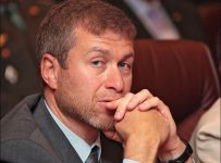 Абрамович требует, чтобы власти ЕС заплатили ему миллион долларов