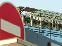 уход из России 50 банков в течение двух лет